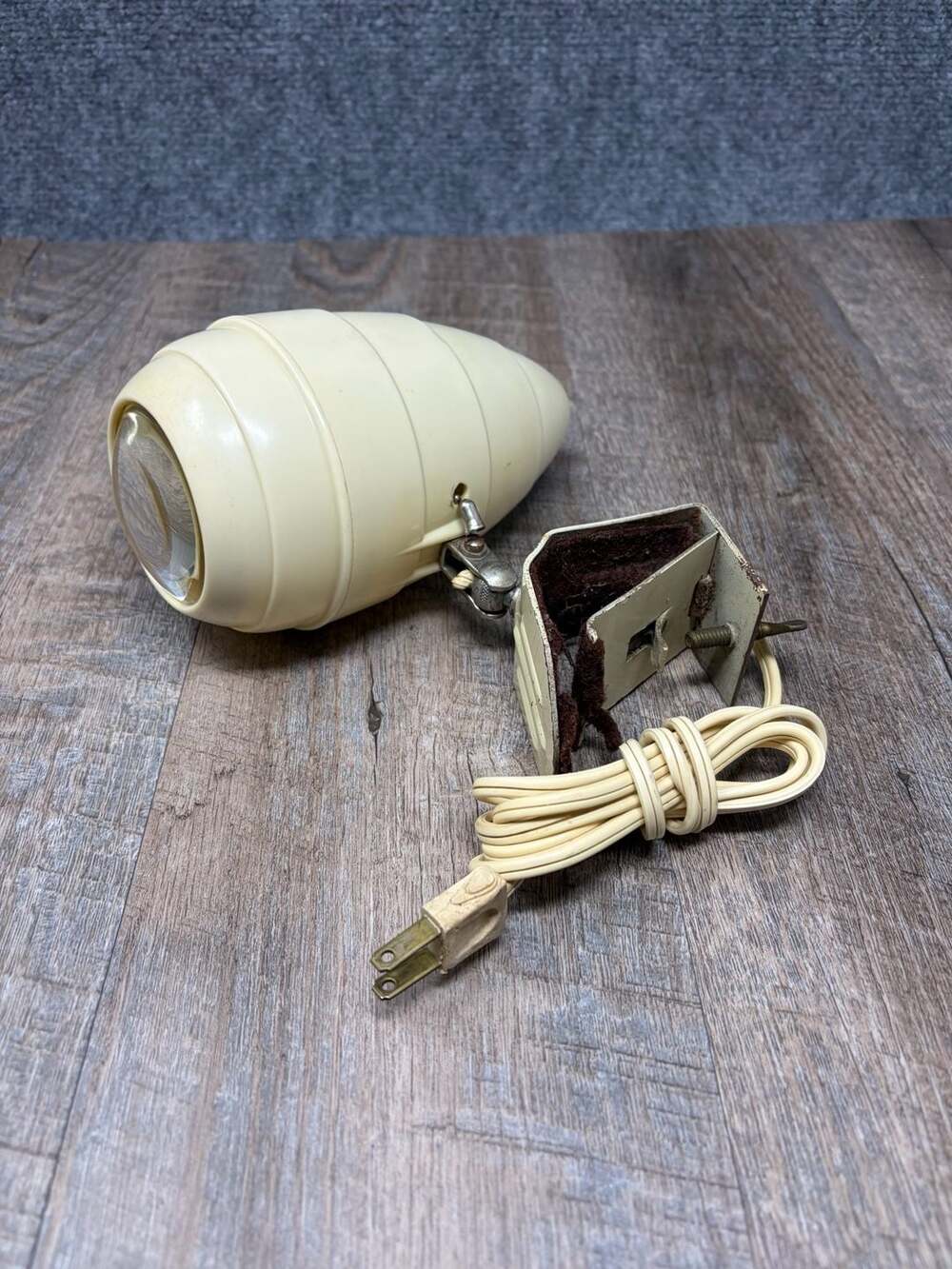 1930s Beehive Clamping Bullet Bakelite Bed Light Lamp Sconce w Pull Chain, Works